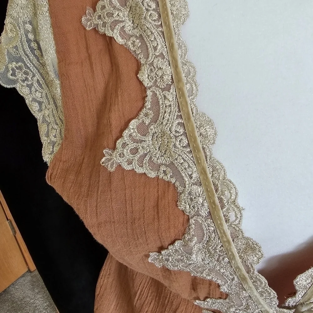 RUST, gold, cream colored gauze and lace blouse by 213 - Picture 2 of 11